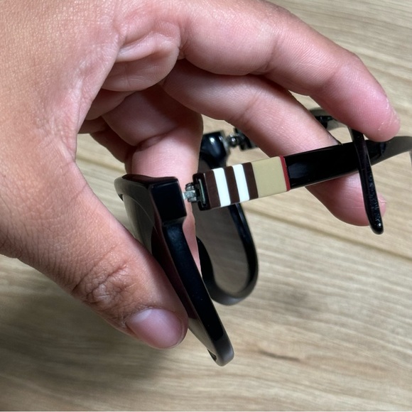 Burberry BE4216 Polarized Sunglasses for Women, Lens Size 57mm - Black (3001T3) - Picture 9 of 9